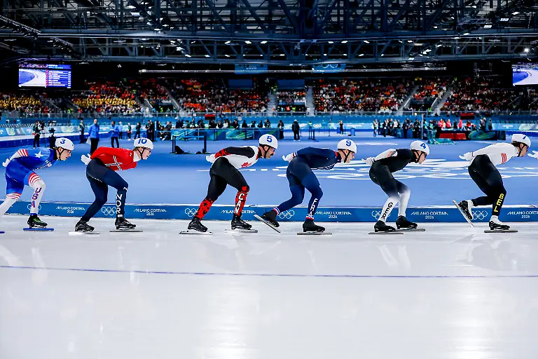 Indra-Medard-of-Belgium-and-Felix-Maly-of-Germany-and-Mathieu-Belloir-of-France-and-Antoine-Gelinas-Beaulieu-of-Canada-and-Sigurd-Holbo-Dyrset-of-Norway-and-Jordan-Stolz-of-United-States-of-America-competing-on-the-Speed-Skating-Men-s-Mass-Start-Semifinals-on-day-fifteen-of-the-Milano-Cortina-2026-Winter-Olympics-at-Milano-Speed-Skating-Stadium-on-February-21-2026-in-Milan-Italy