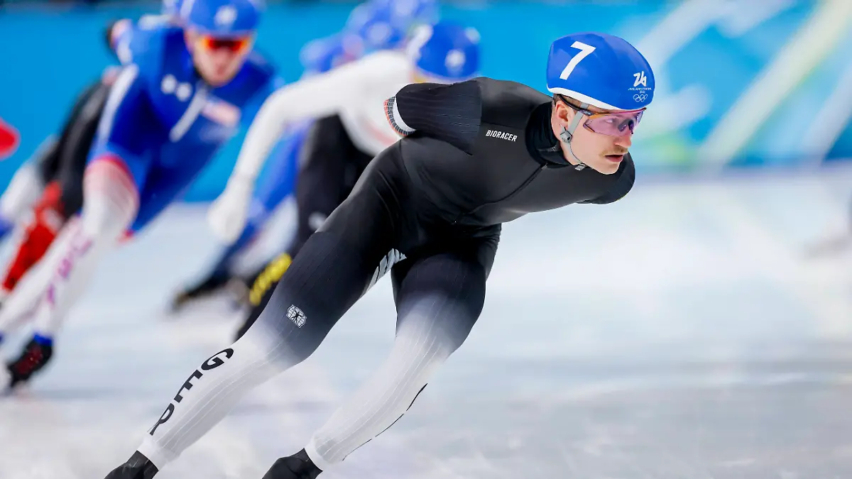 Fridtjof-Petzold-of-Germany-competing-on-the-Speed-Skating-Men-s-Mass-Start-Semifinals-on-day-fifteen-of-the-Milano-Cortina-2026-Winter-Olympics-at-Milano-Speed-Skating-Stadium-on-February-21-2026-in-Milan-Italy