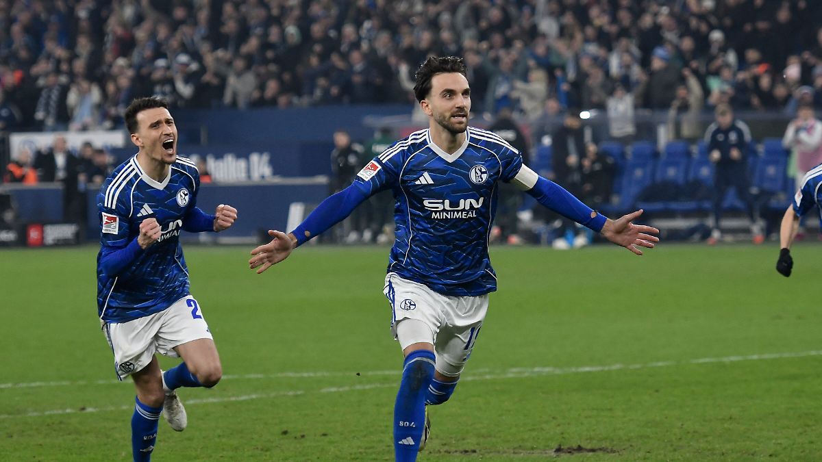 Magdeburg hilft mit Mega-Bock: FC Schalke feiert nach wildem Acht-Tore-Spektakel