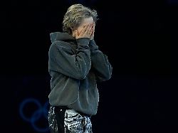 US-Superstar den Tränen nah: Ilia Malinin verzaubert Mailand mit Kür gegen Druck und Hass