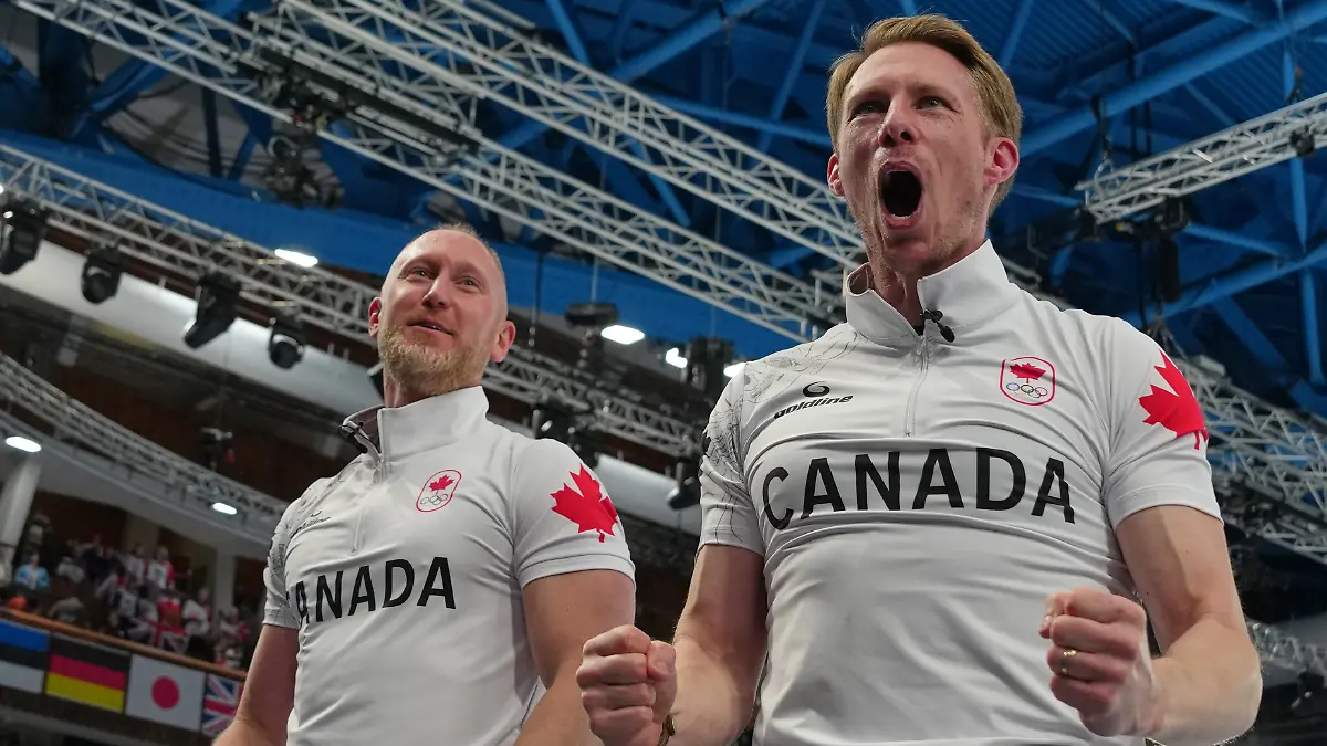 Olympia-Olympische-Winterspiele-Mailand-Cortina-2026-Curling-Maenner-Finale-Grossbritannien-Kanada-Die-Kanadier-Brad-Jacobs-l-und-Marc-Kennedy-r-feiern-den-Sieg
