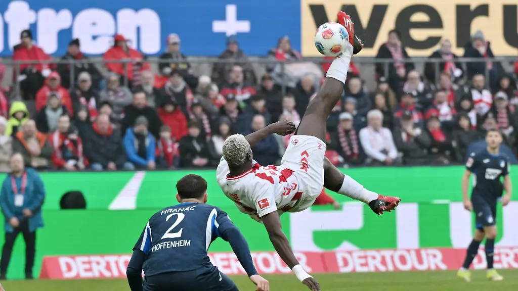 Ragnar-Ache-1-FC-Koeln-erzielt-mit-diesem-Fallrueckzieher-das-Tor-zum-1-0-21-02-2026-Fussball-1-Bundesliga-Saison-2025-2026-23-Spieltag-1