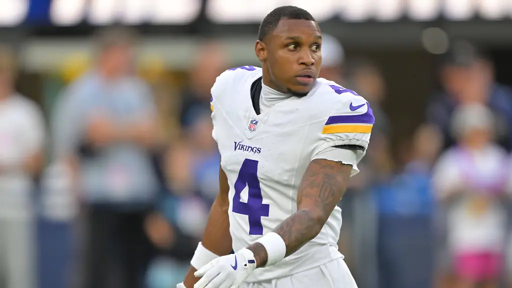 NFL-American-Football-Herren-USA-Minnesota-Vikings-at-Los-Angeles-Chargers-Oct-23-2025-Inglewood-California-USA-Minnesota-Vikings-wide-receiver-Rondale-Moore-4-practices-before-the-game-against-the-Los-Angeles-Chargers-at-SoFi-Stadium