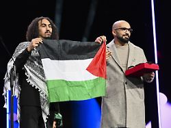 Vorwurf des Völkermords: Minister Schneider verlässt Berlinale-Saal bei propalästinensischer Rede