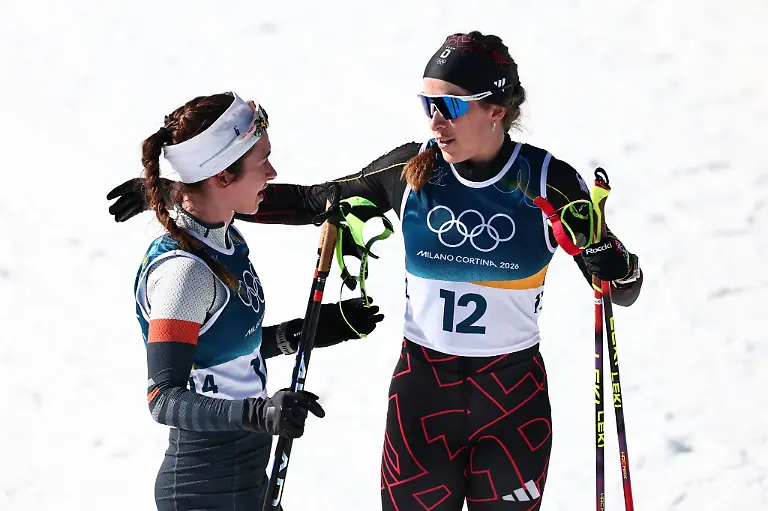 Darija-Neprjajeva-l-nahm-waehrend-des-Olympia-Rennens-versehentlich-die-Ski-von-Katharina-Hennig-Dotzler