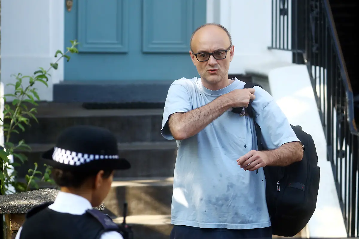 2020-05-27T000000Z-1026127871-RC2VWG944ZW5-RTRMADP-3-HEALTH-CORONAVIRUS-BRITAIN-CUMMINGS