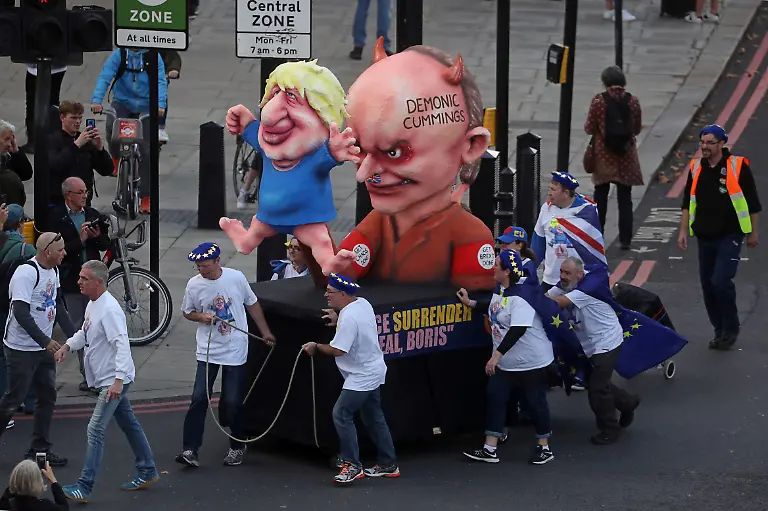 2019-10-19T114603Z-623858852-RC184473C900-RTRMADP-3-BRITAIN-EU-PROTEST