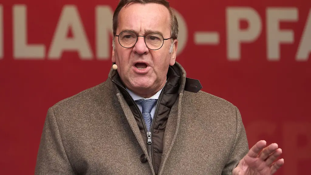 Der-SPD-Politiker-wolle-mit-der-Leitung-des-Hauses-und-mit-Mitarbeitern-sprechen-teilte-das-Verteidigungsministerium-mit