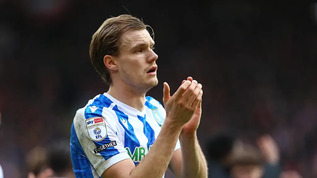 Svante-Ingelsson-of-Sheffield-Wednesday-applauds-the-fans-during-the-Sky-Bet-Championship-match-between-Sheffield-United-and-Sheffield-Wednesday-at-Bramall-Lane-in-Sheffield-England-on-February-22-2026