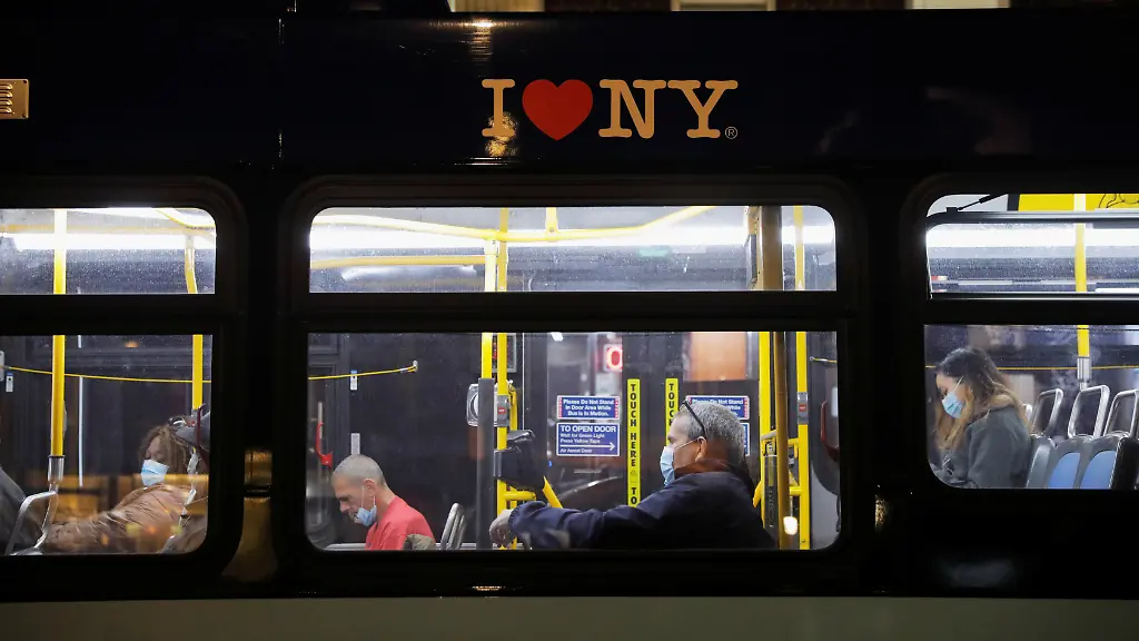 2020-11-14T004954Z-1965172014-RC2O2K9J4IC5-RTRMADP-3-HEALTH-CORONAVIRUS-NEW-YORK
