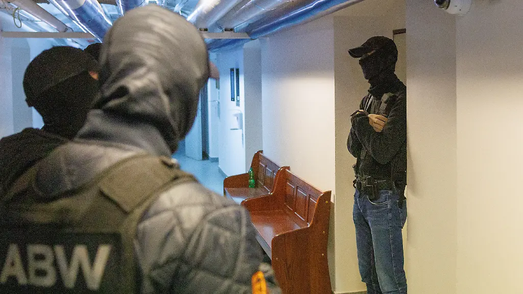 December-6-2024-Wroclaw-Wroclaw-Poland-On-December-6-at-the-request-of-the-Lower-Silesian-Branch-of-the-Department-for-Organized-Crime-and-Corruption-of-the-National-ProsecutorA-a-a-s-Office-the-District-Court-for-Wroclaw-Srodmiescie-decided-to-impose-a-preventive-measure-in-the-form-of-temporary-detention-for-a-period-of-3-months-against-Olgierd-L-The-prosecutor-charged-the-47-year-old-with-a-total-of-five-offenses-including-participation-in-an-organized-group-aimed-at-committing-various-crimes-particularly-those-against-health-and-life-Additionally-he-was-charged-with-incitement-to-arson-of-a-restaurant-arms-trafficking-incitement-to-cause-grievous-bodily-harm-to-another-person-and-incitement-to-assault-another-individual