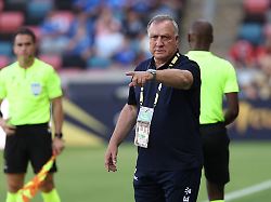 Ex-Schalke-Trainer übernimmt: Dick Advocaat verlässt DFB-Gegner Curaçao aus tragischem Grund