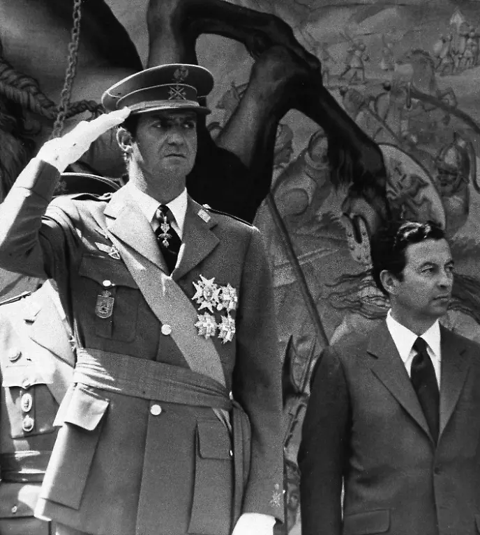 King-Juan-Carlos-of-Spain-salutes-in-Barcelona-during-the-Armed-Forces-Day-military-parade-May-31-1981-The-occasion-passed-without-incident-despite-prior-concerns-following-the-seizure-of-the-city-s-Central-Bank-on-May-23-and-the-discovery-of-a-tunnel-believed-to-be-used-for-an-attempt-on-the-monarch-s-life