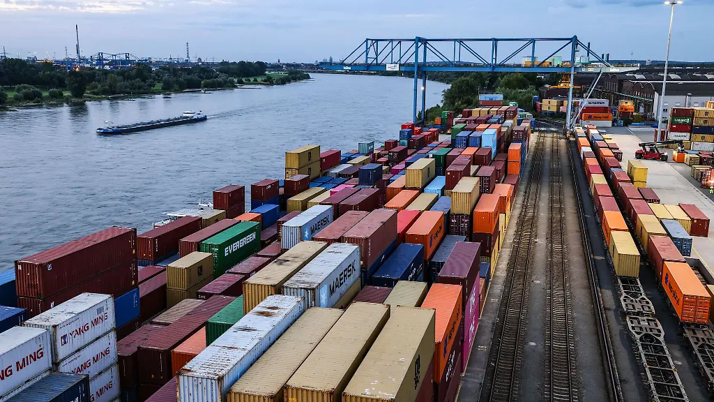 Experten-des-Wirtschaftsforschungsinstituts-RWI-rechnen-fuer-2026-mit-einem-leichten-Wirtschaftswachstum-von-0-9-Prozent-in-NRW-2025-stagnierte-die-Wirtschaftsleistung