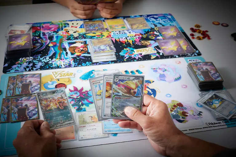 People-plays-Pokemon-cards-in-Tokyo-Japan-September-14-2023-PUBLICATIONxNOTxINxJPN-aflo-230633719