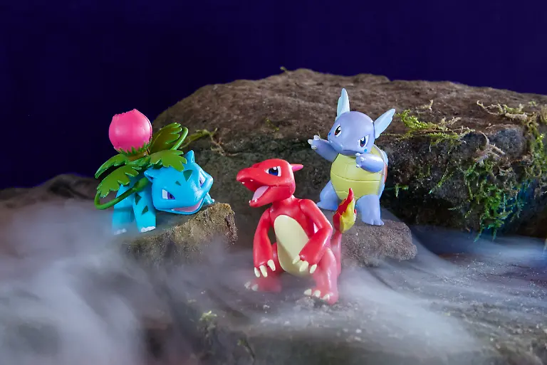 Pokemon-figurine-plastic-toys-scene