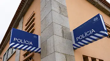 561478031