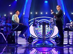 "Wer wird Millionär?": Jauch demonstriert Penisring-Rettung mit Ehering