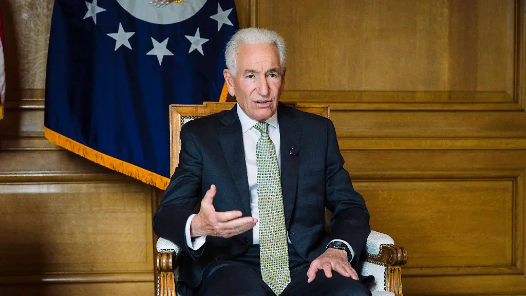 The-United-States-Ambassador-to-France-Charles-Kushner-in-his-office-in-Paris-on-July-23-2025-PHOTOPQR-LE-PARISIEN-Philippe-Labrosse-Paris-23-07-2025-Interview-with-the-United-States-Ambassador-to-France-Charles-Kushner-with-his-wife-Seryl-Kushner-a-lambassade-des-Etats-Unis-a-Paris-le-23-juillet-2025-The-United-States-Ambassador-to-France-Charles-Kushner-in-his-office-in-Paris-on-July-23-2025-Local-Caption-Lambassadeur-des-Etats-Unis-en-France-Charles-Kushner-dans-son-bureau-a-Paris-le-23-juillet-2025-Paris-Ile-de-France-France-PUBLICATIONxNOTxINxFRAxBELxSUIxUK-Copyright-xPHOTOPQR-LExPARISIEN-MAXPPPxPhilippexLabrossex-20250725LPA1882-20250725LPA1882