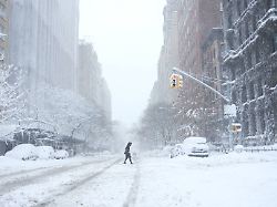 Zeitweise Fahrverbot in New York: Schneesturm legt US-Ostküste lahm
