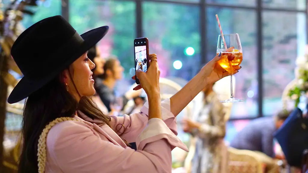 October-2-2019-Tampa-Florida-USA-Instagram-influencer-Nia-Damalos-Instagram-handle-niadamalos-photographs-a-non-alcoholic-cocktail-as-she-is-pregnant-at-the-VIP-preview-for-the-Oxford-Exchange-s-new-Champagne-Bar-on-Wednesday-Oct-2-2019-in-Tampa