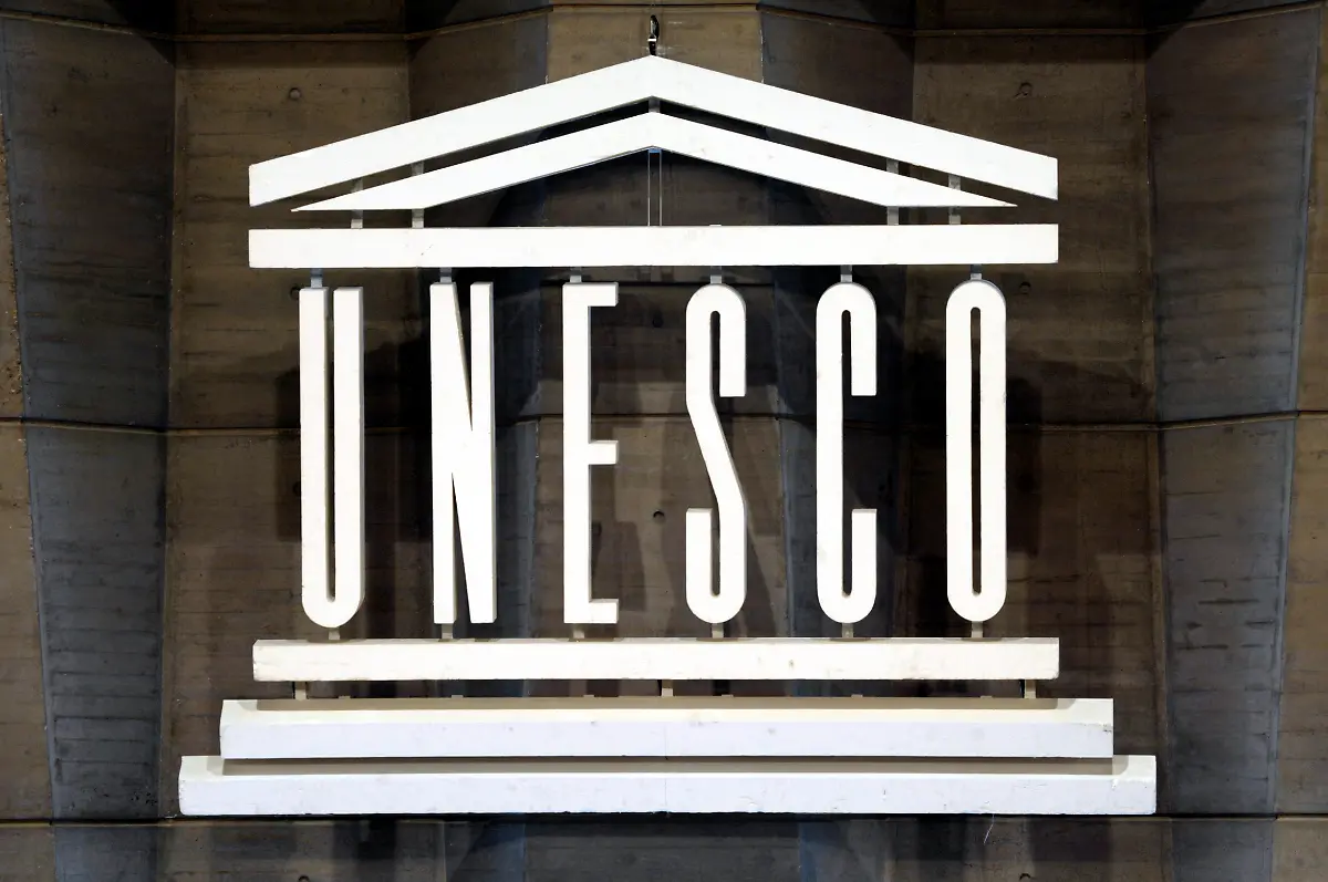 2003-09-30T120000Z-865638843-PBEAHUOMYBC-RTRMADP-3-FRANCE