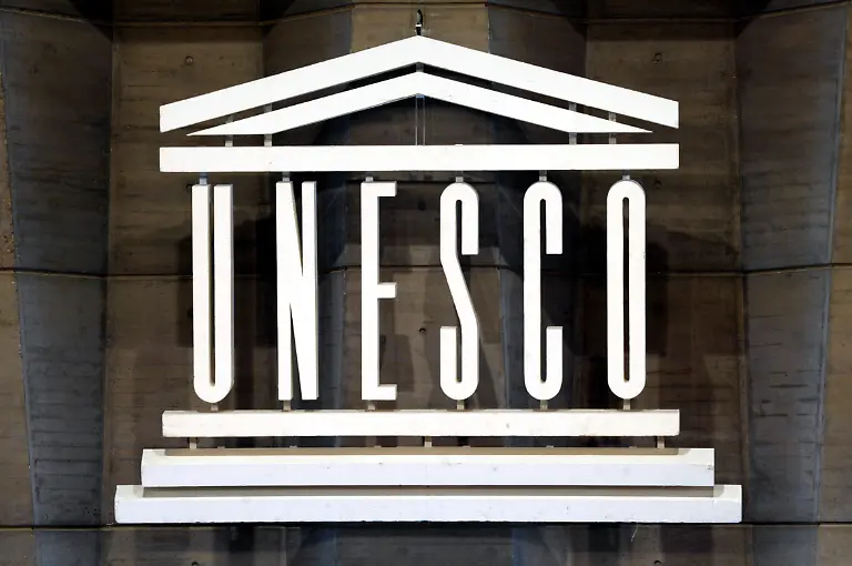 2003-09-30T120000Z-865638843-PBEAHUOMYBC-RTRMADP-3-FRANCE