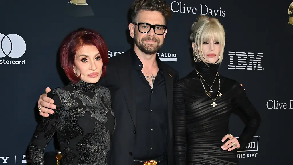 Pre-GRAMMY-Gala-2026-Sharon-Osbourne-Jack-Osbourne-and-Kelly-Osbourne-arriving-to-the-2026-Pre-GRAMMY-Gala-held-at-the-Beverly-Hilton-Hotel-on-January-31-2026-in-Beverly-Hills-Ca-Beverly-Hills-Beverly-Hilton-Hotel-California-USA-Copyright-xTammiexArroyox-xAFF-USA