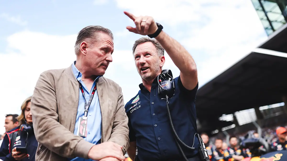Sport-Bilder-des-Tages-FORMULA-1-GP-of-Austria-2023-SPIELBERG-AUSTRIA-02-JUL-23-MOTORSPORTS-FORMULA-1-Grand-Prix-of-Austria-Red-Bull-Ring-Image-shows-Jos-Verstappen-and-team-principal-Christian-Horner-Red-Bull-Racing