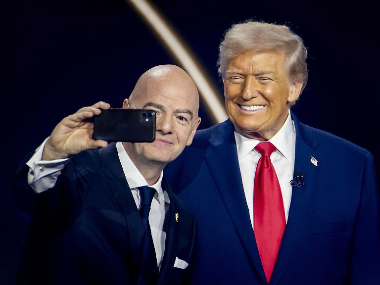 Infantino před startem MS hájí vztah s Trumpem