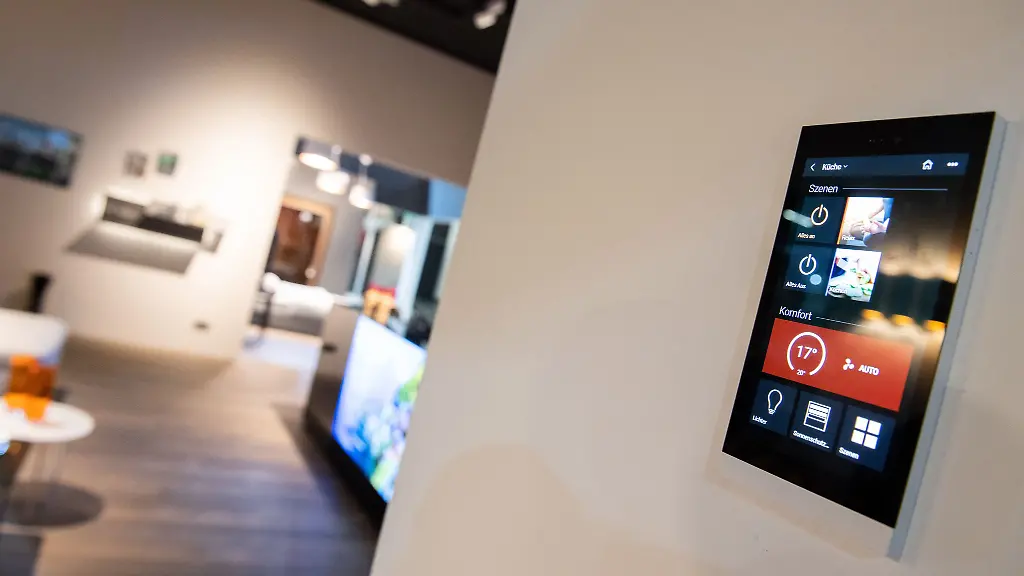 Licht-Temperatur-Rollos-Steht-eine-Modernisierung-der-Elektroinstallation-an-ist-es-sinnvoll-Smart-Home-Funktionen-gleich-mitzudenken