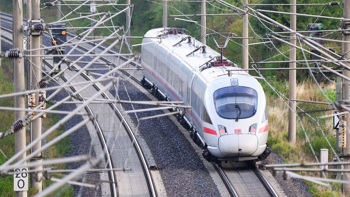 Hangrutsch sorgt bei Bahn für Ausfälle und Verspätungen