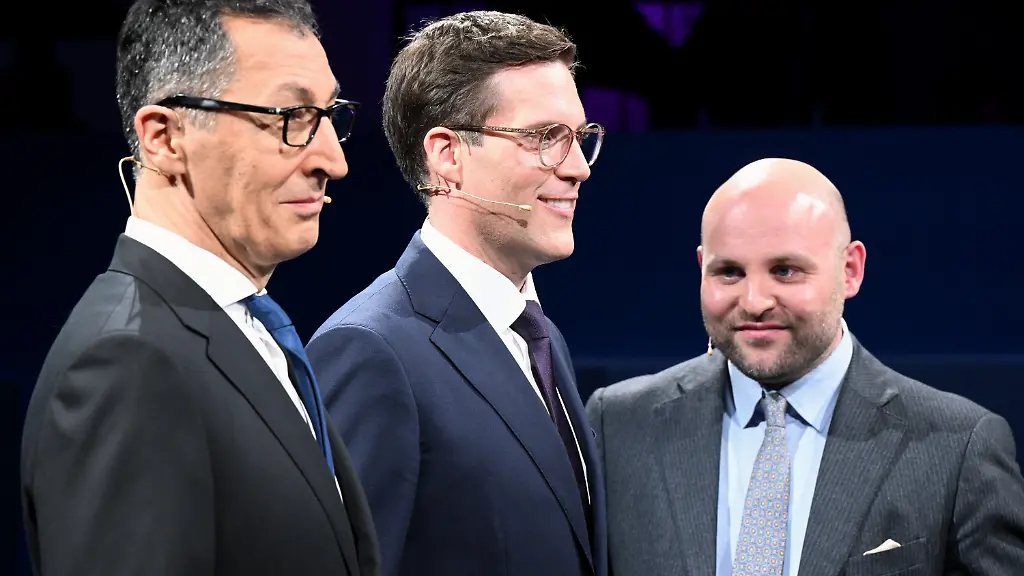 24-02-2026-Baden-Wuerttemberg-Stuttgart-Die-Spitzenkandidaten-zur-Landtagswahl-Cem-Oezdemir-Gruene-l-r-Manuel-Hagel-CDU-und-Markus-Frohnmaier-AfD-treffen-beim-Triell-aufeinander-Am-8-Maerz-wird-in-Baden-Wuerttemberg-ein-neuer-Landtag-gewaehlt