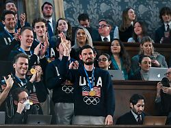 USA-Rufe im Washingtoner Kapitol: Donald Trump huldigt seinen US-Goldhelden - nicht alle erscheinen