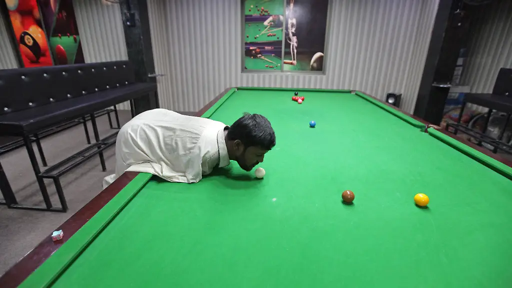 2020-10-23T062408Z-1663135755-RC26OJ9T16G0-RTRMADP-3-PAKISTAN-SNOOKER