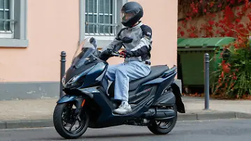 Kymco_Downtown_GT_125_FotoRKM_01