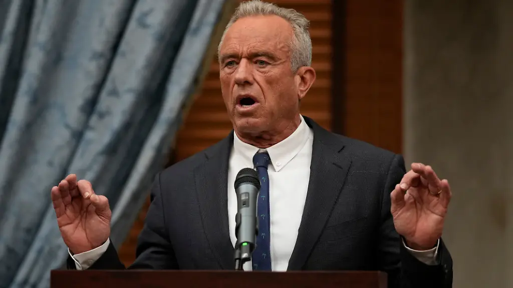 Health-and-Human-Services-Secretary-Robert-F-Kennedy-Jr-speaks-during-the-Take-Back-Your-Health-Tour-event-at-the-state-Capitol-Wednesday-Feb-4-2026-in-Nashville-Tenn