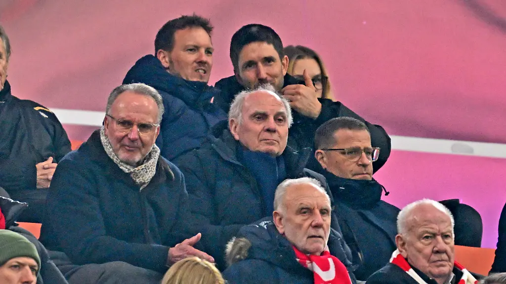 08-02-2026-Fussball-Bundesliga-2025-2026-21-Spieltag-FC-Bayern-Muenchen-TSG-1899-Hoffenheim-in-der-Allianz-Arena-Muenchen-Trainer-Julian-Nagelsmann-Deutschland-ueber-Ex-Vorstandsvorsitzender-Karl-Heinz-Rummenigge-FC-Bayern-Muenchen-und-Ehren-Praesident-Uli-Hoeness-FC-Bayern-Muenchen-Hoeness-und-Sportvorstand-Max-Eberl-Bayern-Muenchen-DFL-and-DFB-regulations-prohibit-any-use-of-photographs-as-image-sequences-and-or-quasi-video-Waehrend-des-Spieles-duerfen-laut-DFL-Richtlinien-nur-max-15-Bilder-im-Internet-verwendet-werden-Ausgenommen-Bilddatenbanken-DFL-and-DFB-regulations-prohibit-any-use-of-photographs-as-image-sequences-and-or-quasi-video