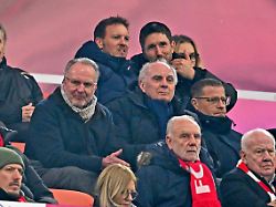 "Unmoralische" Berater-Zahlungen : Rummenigge mischt sich in Bundesliga-Zoff ein