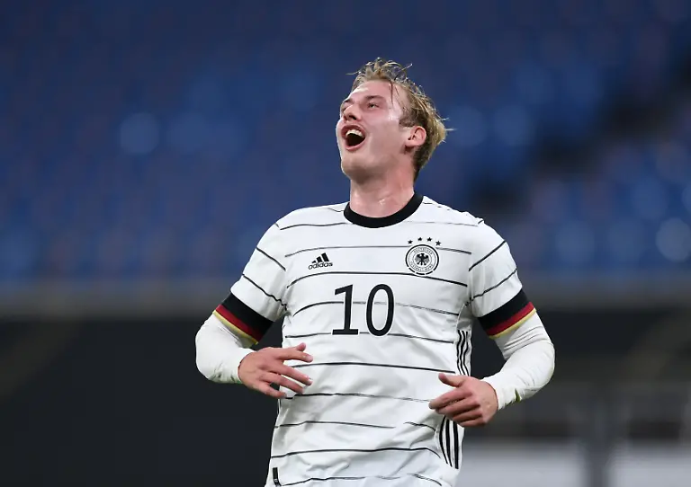 d49cfe7ad716a2767335b9ebf42e881c