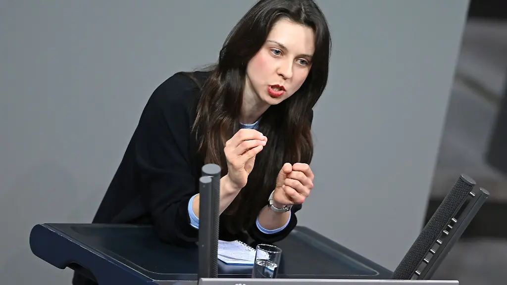 Die-Gruenen-Bundestagsabgeordnete-Zoe-Mayer-aus-Karlsruhe-hatte-das-Video-am-Montag-gepostet-und-damit-eine-Debatte-ins-Rollen-gebracht