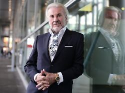 "Schumis" Ex-Manager ausgeraubt: Mutmaßliche Räuber nach Überfall auf Willi Weber gefasst