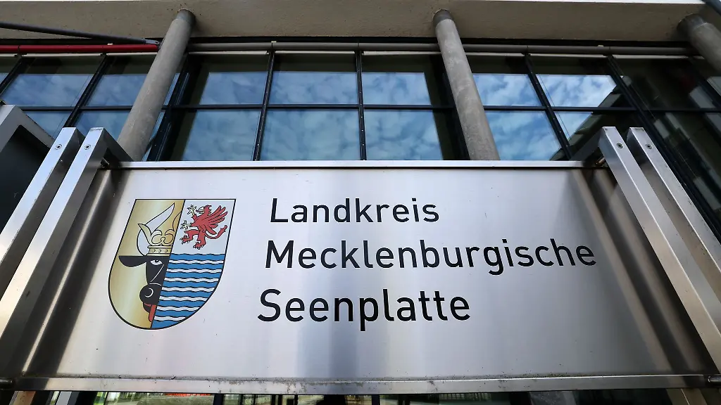 Der-Landkreis-Mecklenburgische-Seenplatte-klagt-gegen-den-Widerspruch-des-Schweriner-Innenministeriums