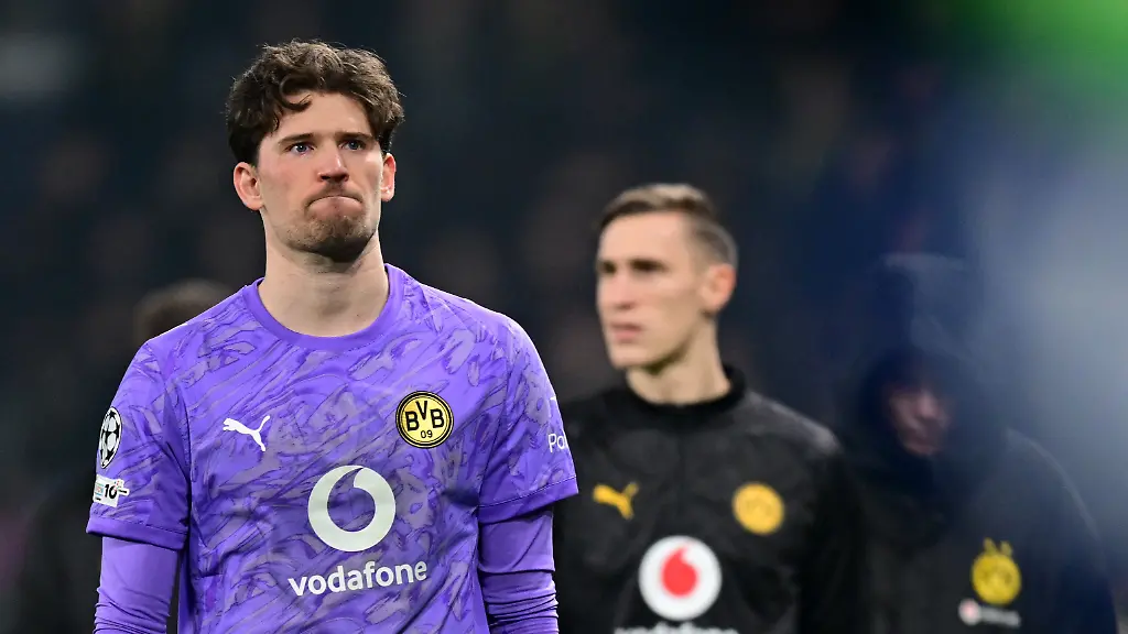 Soccer-Football-UEFA-Champions-League-Play-Off-Second-Leg-Atalanta-v-Borussia-Dortmund-New-Balance-Arena-Bergamo-Italy-February-25-2026-Borussia-Dortmund-s-Gregor-Kobel-looks-dejected-after-the-match-REUTERS-Daniele-Mascolo