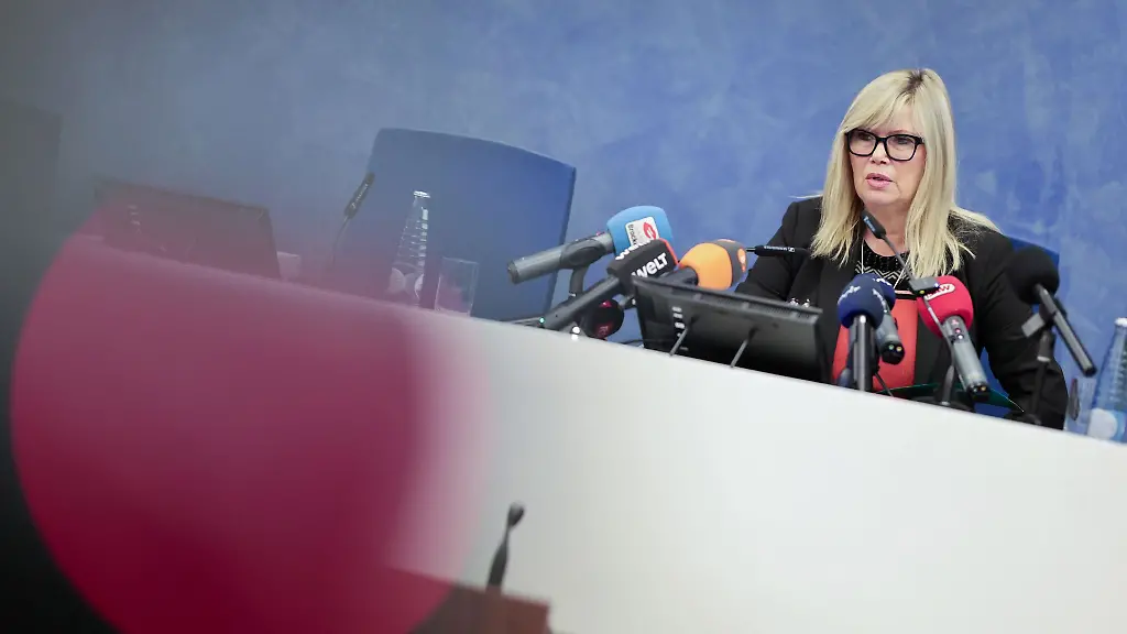 Oberbuergermeisterin-Simone-Borris-hat-eine-Haushaltssperre-in-Magdeburg-verfuegt