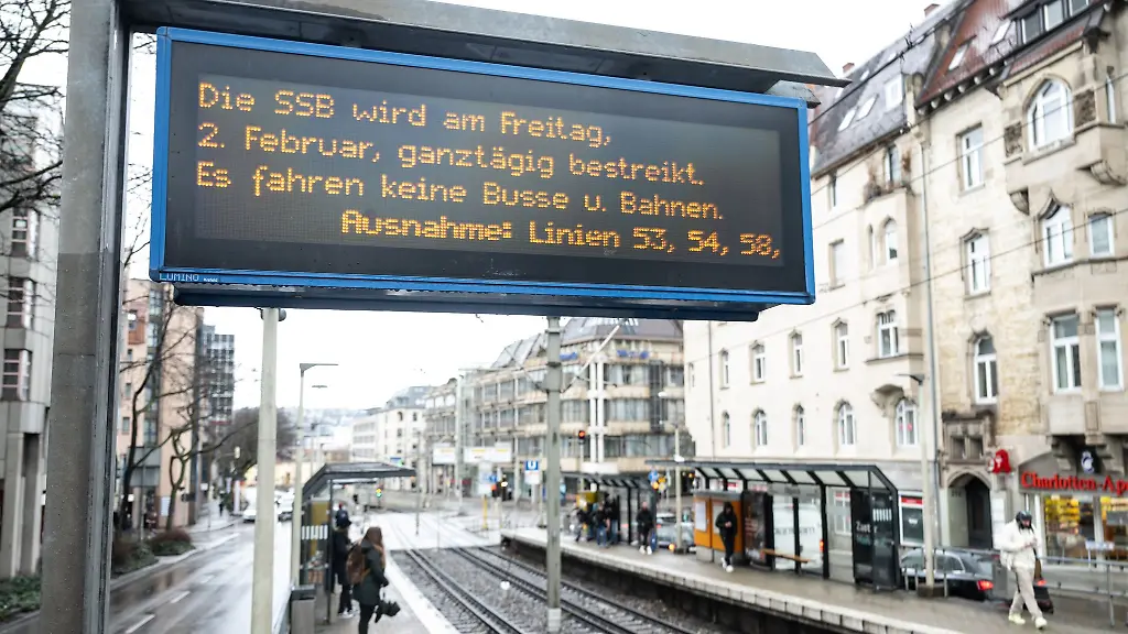 Verdi-laesst-Warnstreiks-im-OePNV-in-Baden-Wuerttemberg-weiter-offen