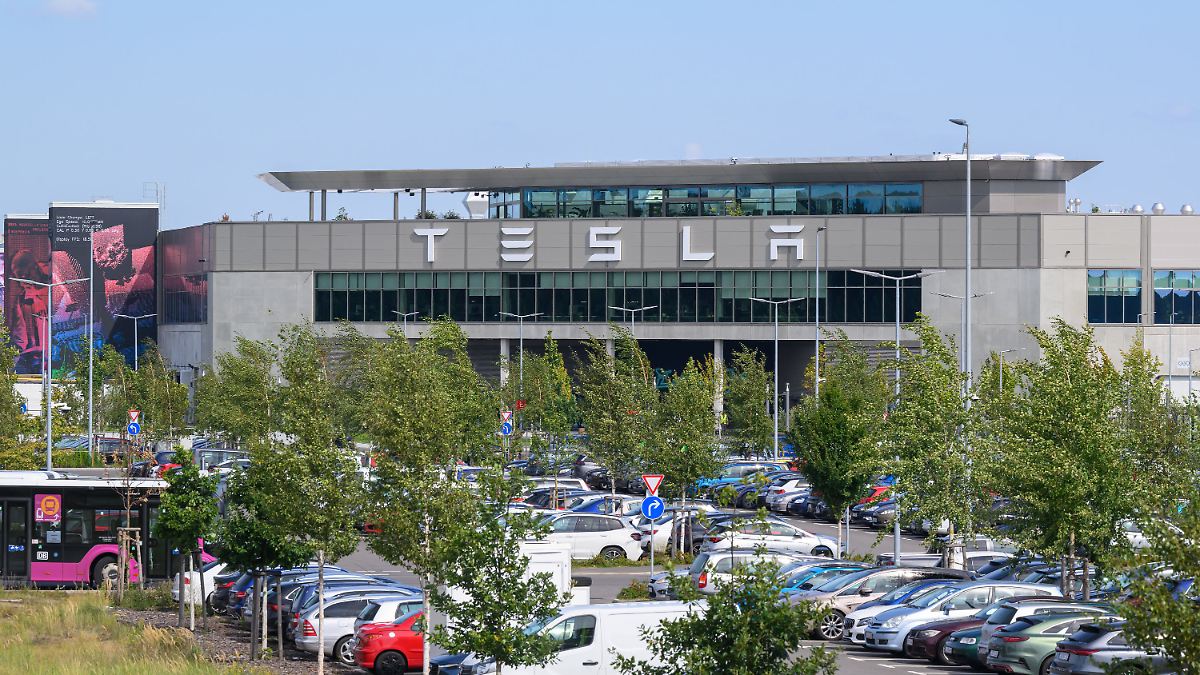Tesla Besichtigung Anmelden
