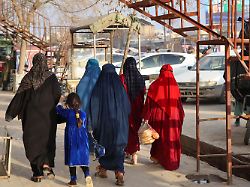Neues Dekret für Scharia-Justiz: Taliban festigen Macht der Männer über Ehefrauen