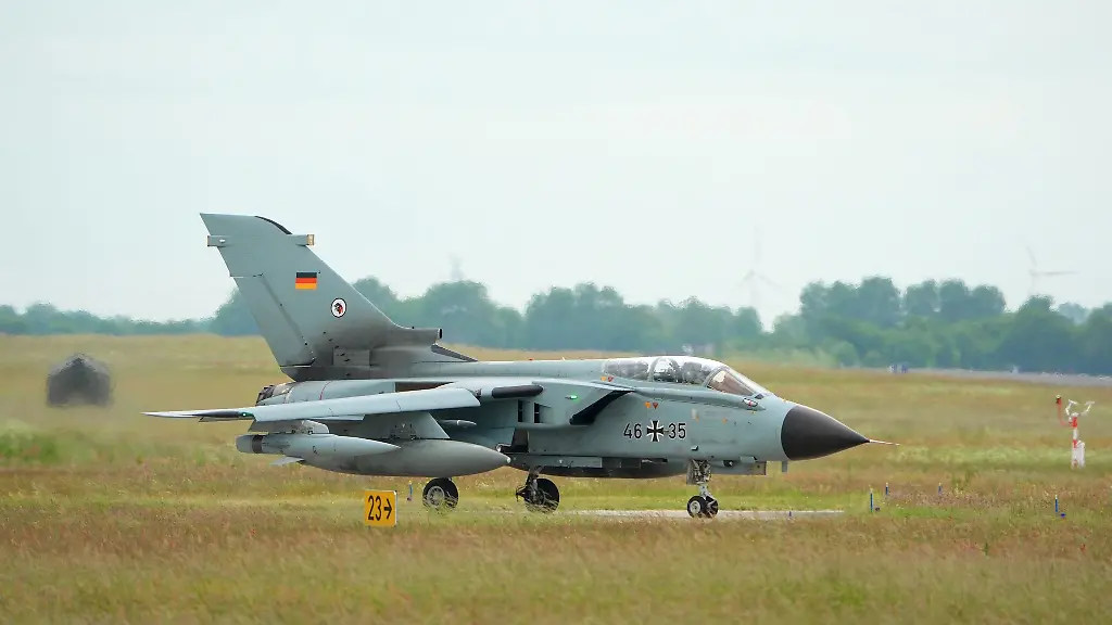 Im-Maerz-wird-die-Luftwaffe-von-Jagel-aus-Tornado-Fluege-bei-Dunkelheit-starten