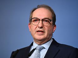 Hauptsacheverfahren abwarten: Dobrindt bleibt nach AfD-Erfolg im Eilverfahren gelassen